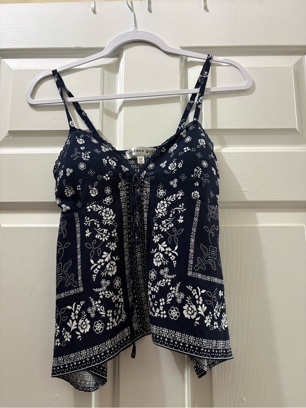 Madden Girl Blue Floral Bandana-Print Tank